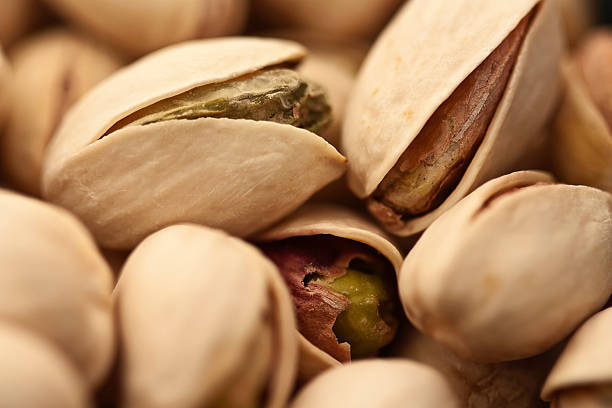 خرید پسته اکبری دستچین زعفرانی + قیمت فروش استثنایی